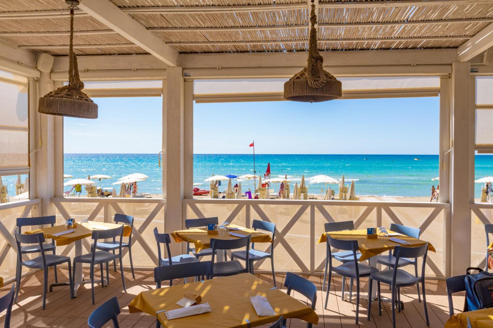 Riva Di Ugento Beach Camping Resort Buitenkant foto